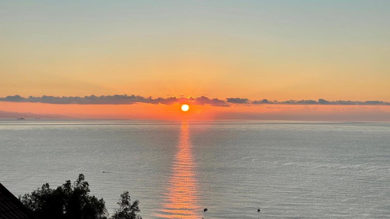 Baia Aurora Villa Letojanni Eksteriør bilde
